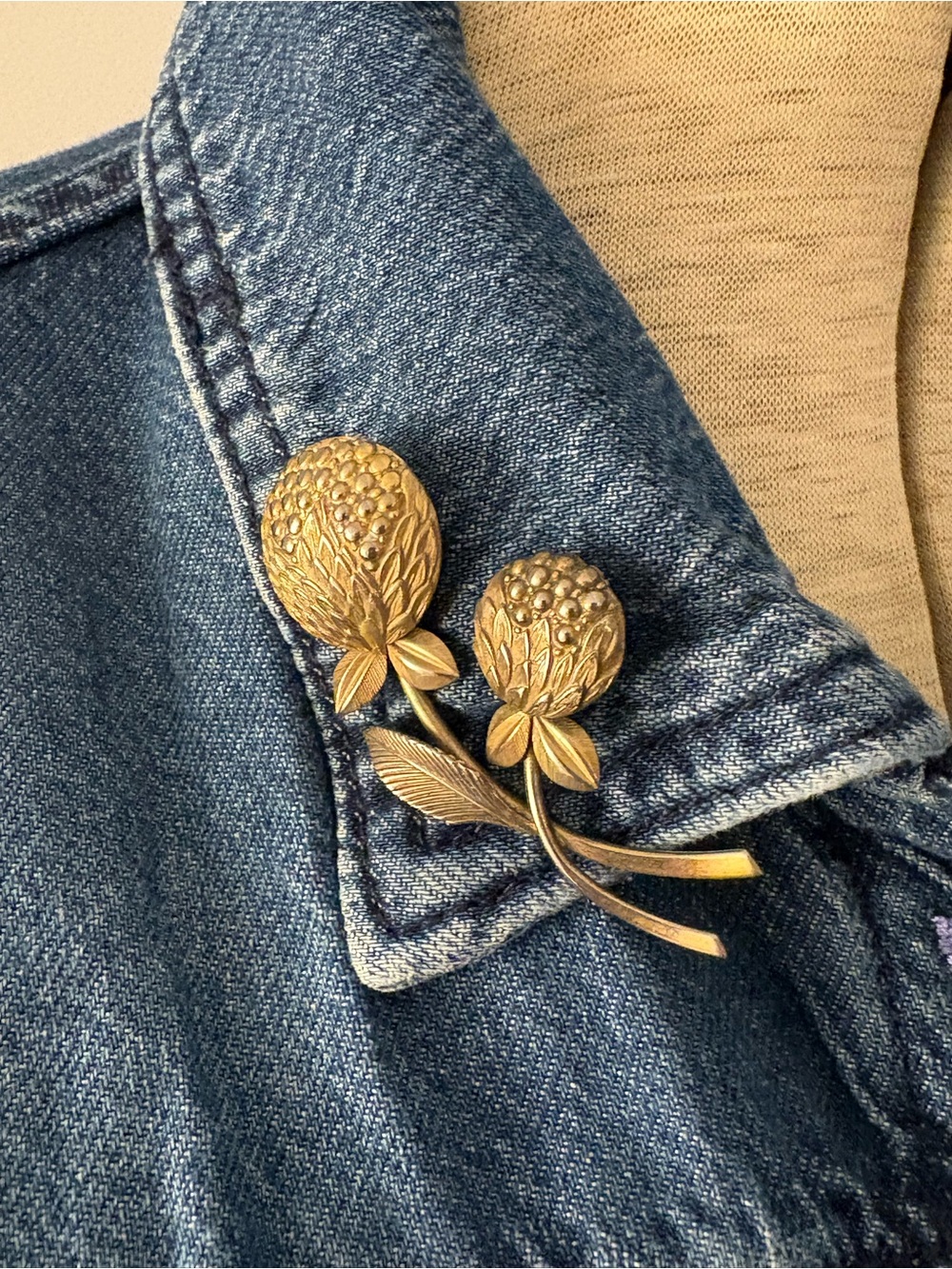 Vintage gold vermeil flower pin/brooch